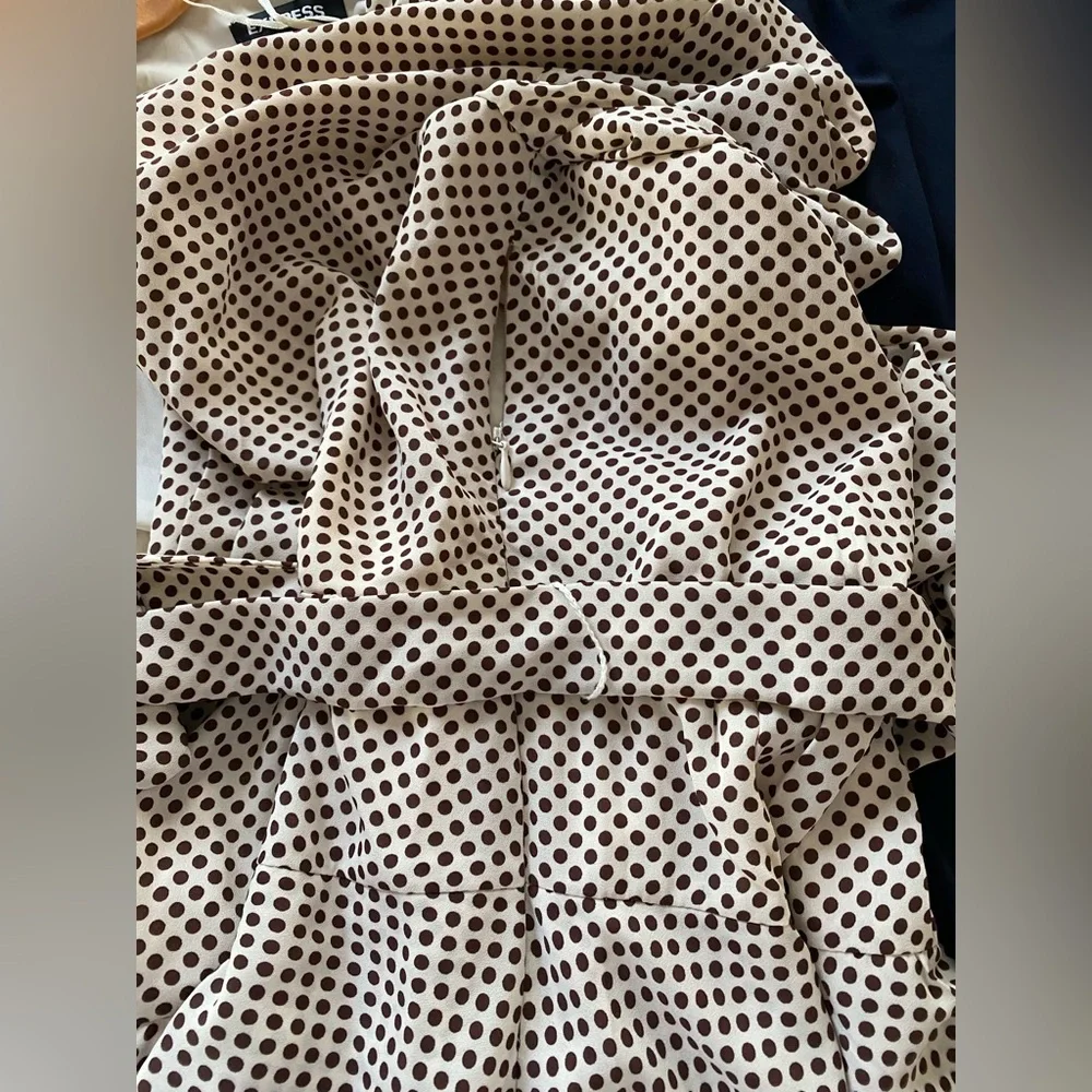 Express NWT Polka Dot Faux Wrap Dress with Tie Waist - Picture 7 of 7